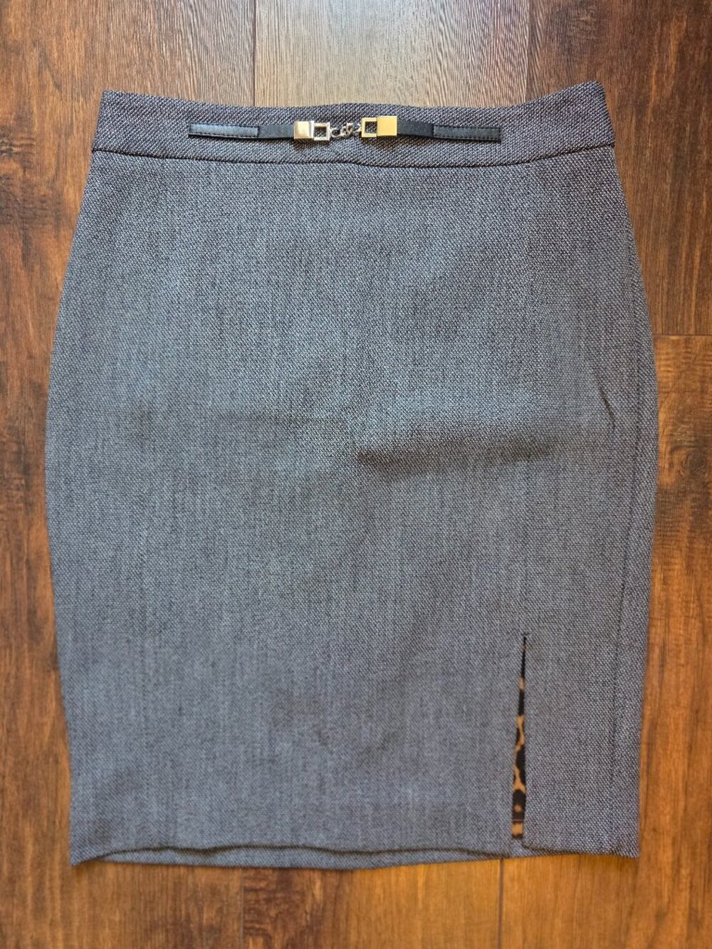Express Design Studio: Gray Tweed Pencil Skirt Gold Buckle Leopard Slit Size 4